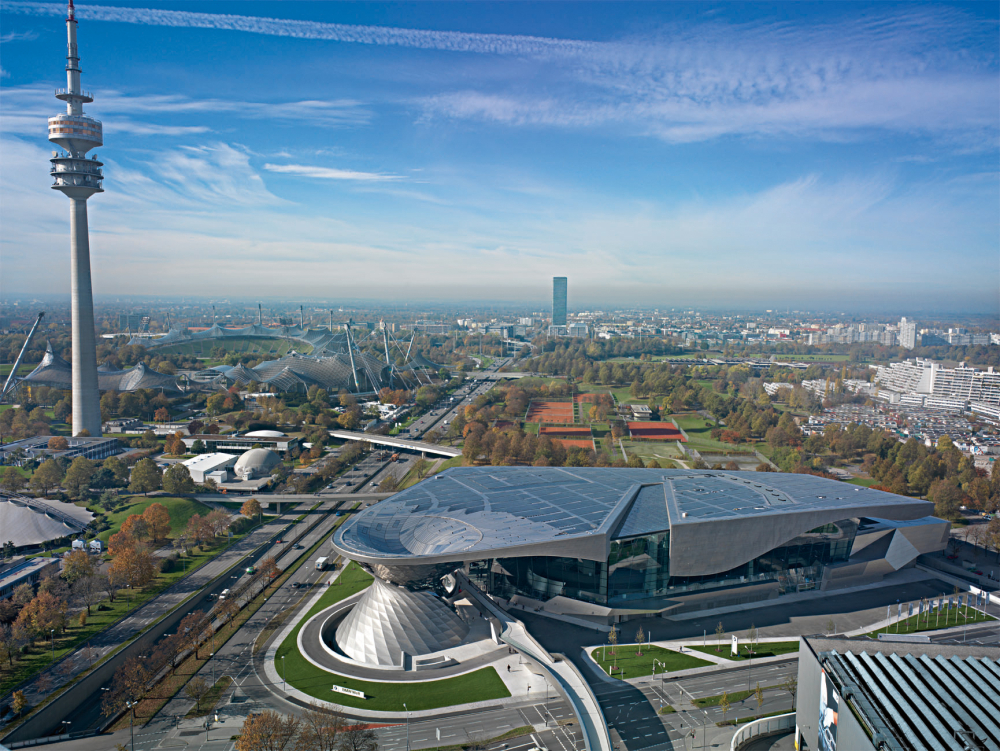 P90270744_highRes_die-bmw-welt-in-muen(1).thumb.jpg.fbeff90dcf17ccafc1ce95ecf202bdc5.jpg